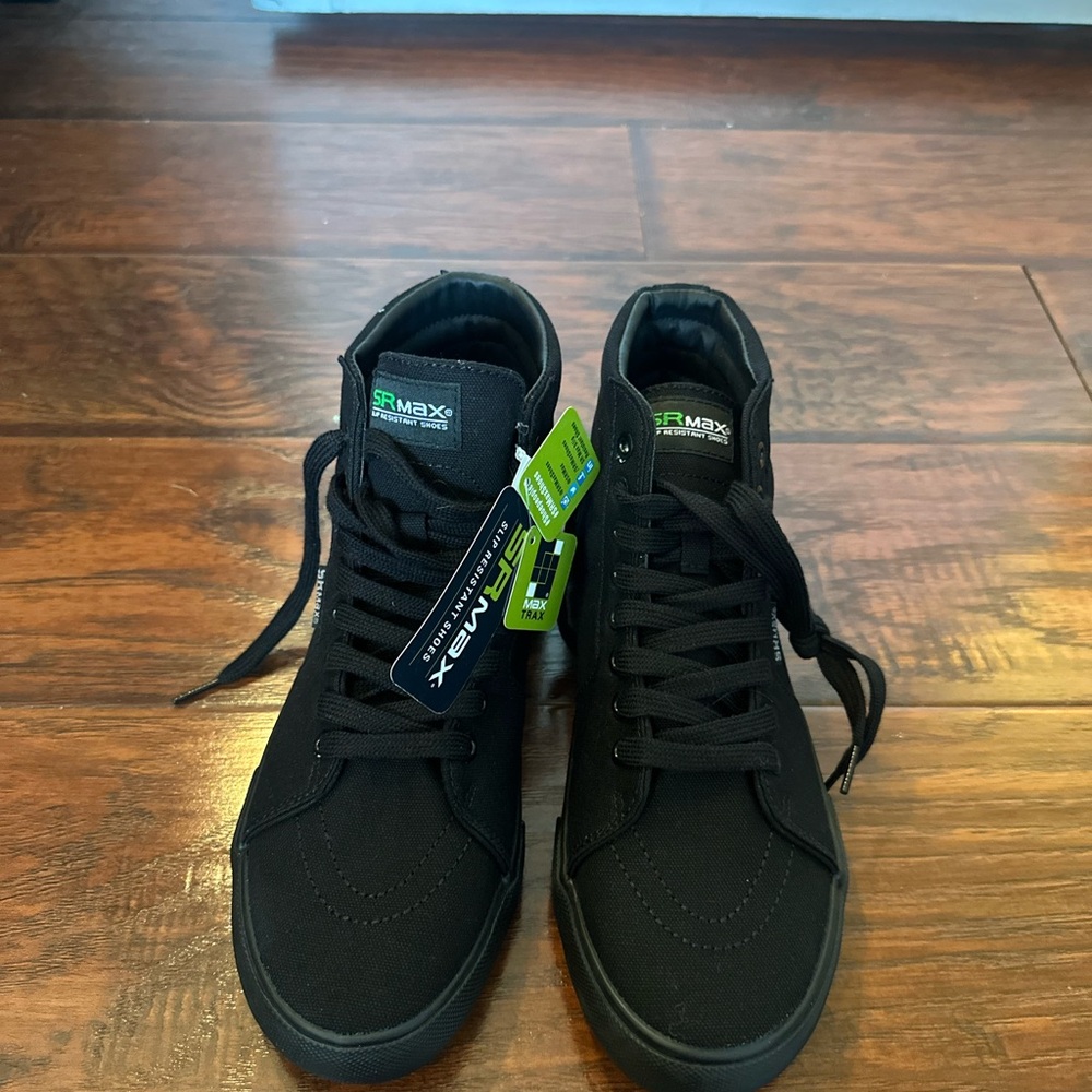NWT Women’s no slip Black High-Top Casual Sneakers